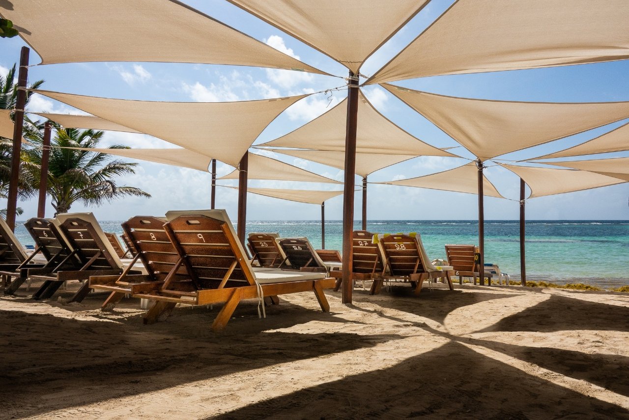 Outdoor Shade for Dubai Villas: Best Solutions for Gardens, Pools and Terraces