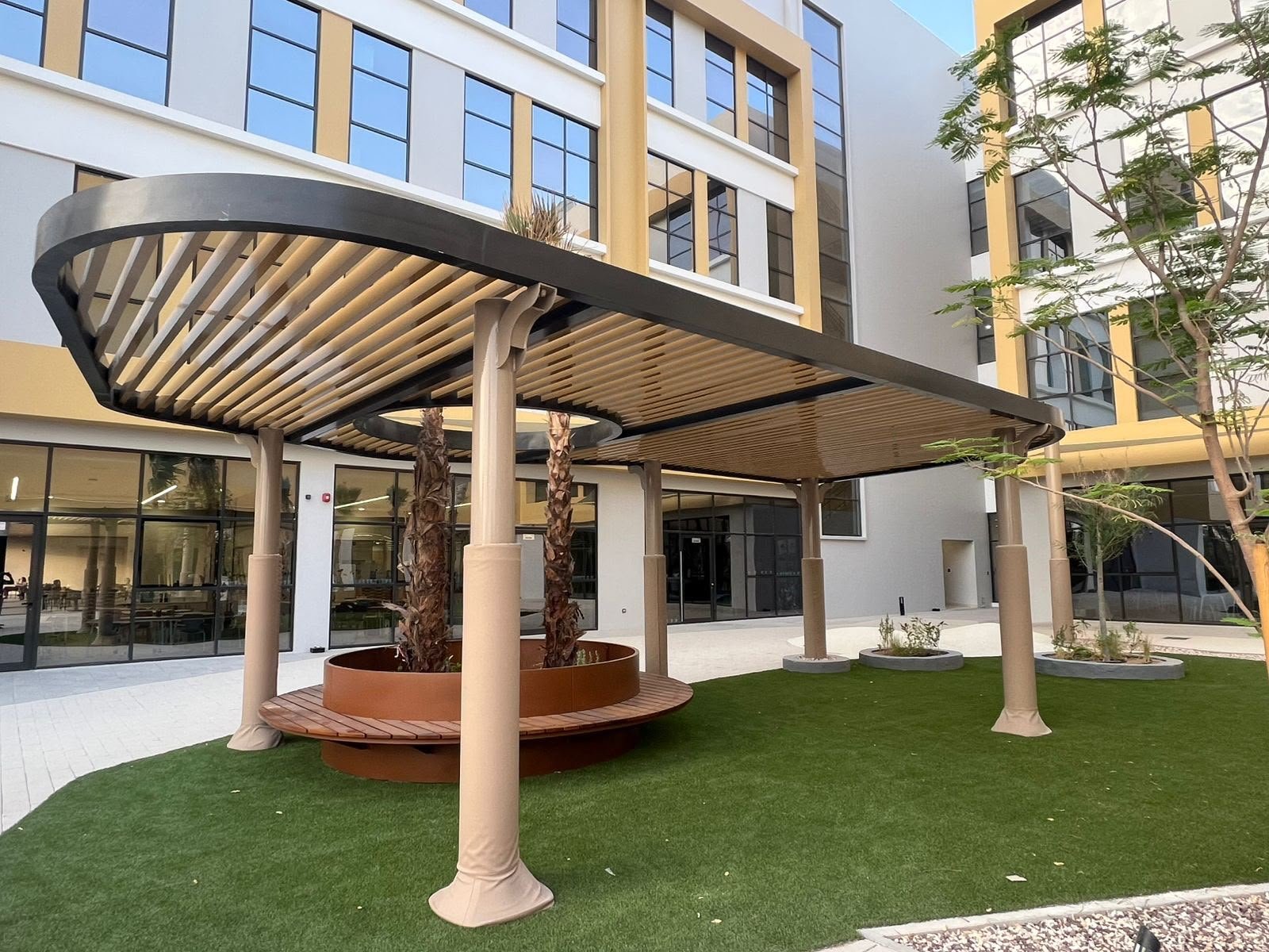 How to choose shade fabric UAE climate