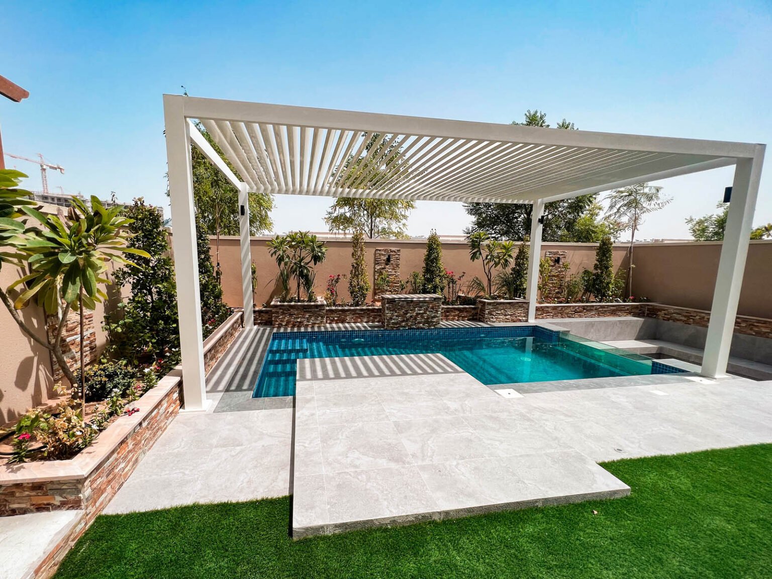 Louvre Roof UAE: How Motorised Shade Systems Work and What They Cost